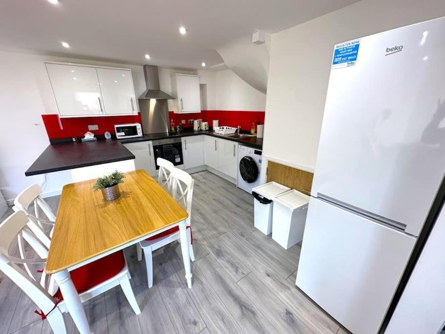 Charming New 2Br Detached House-Central Headington- Wi-Fi, Netflix, Top Location Oxford Exterior photo