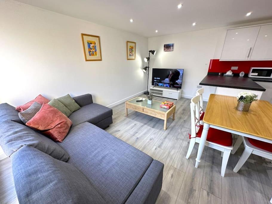 Charming New 2Br Detached House-Central Headington- Wi-Fi, Netflix, Top Location Oxford Exterior photo