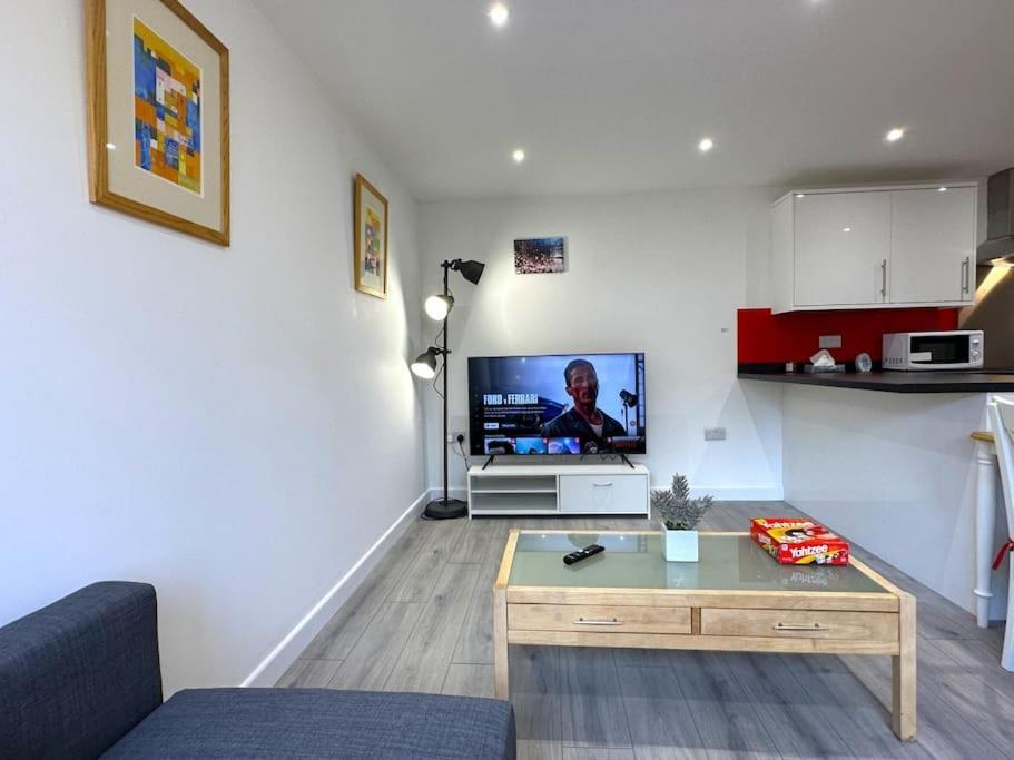 Charming New 2Br Detached House-Central Headington- Wi-Fi, Netflix, Top Location Oxford Exterior photo